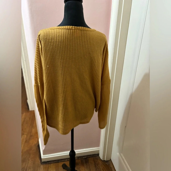 Live in the Moment Mustard Waffle Knit Blouse Sz Large Womens Knot Front - Picture 7 of 9
